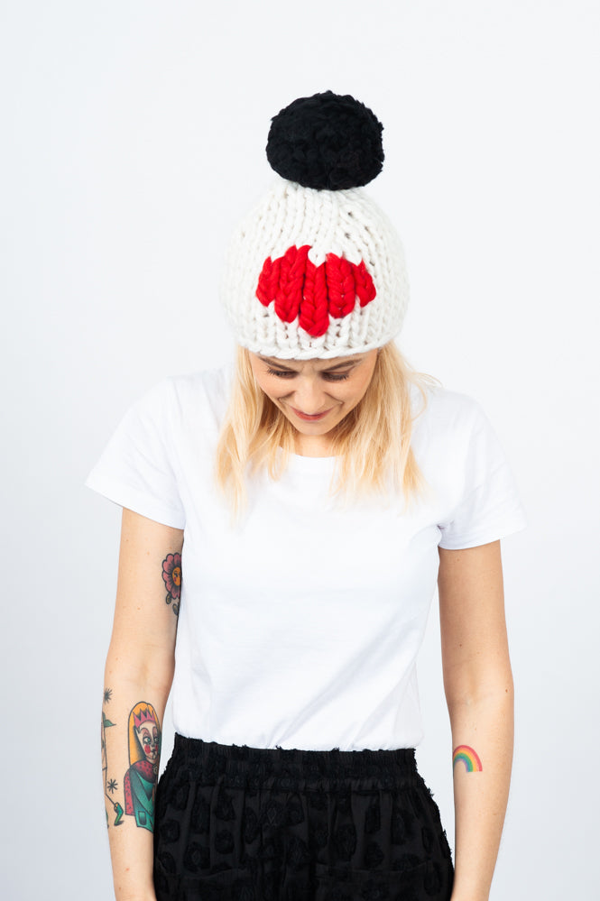 S.VALENTINE POM PON HAT
