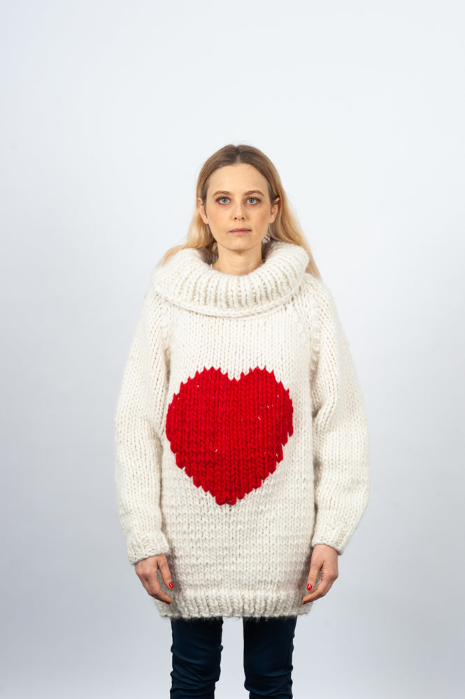 TURTLENECK SWEATER “HEARTBEAT”