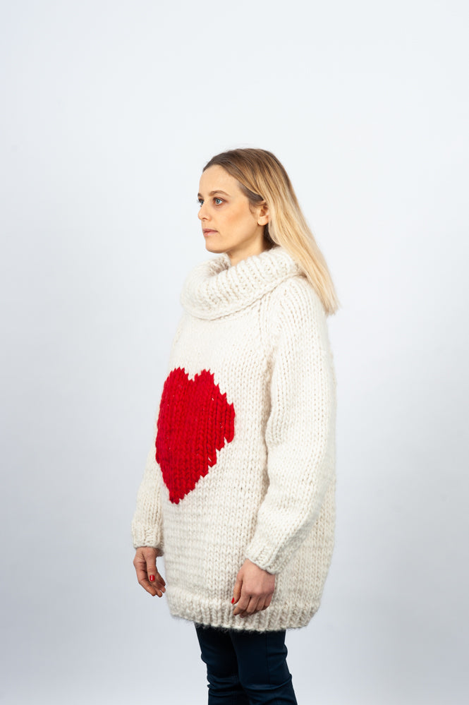 TURTLENECK SWEATER “HEARTBEAT”