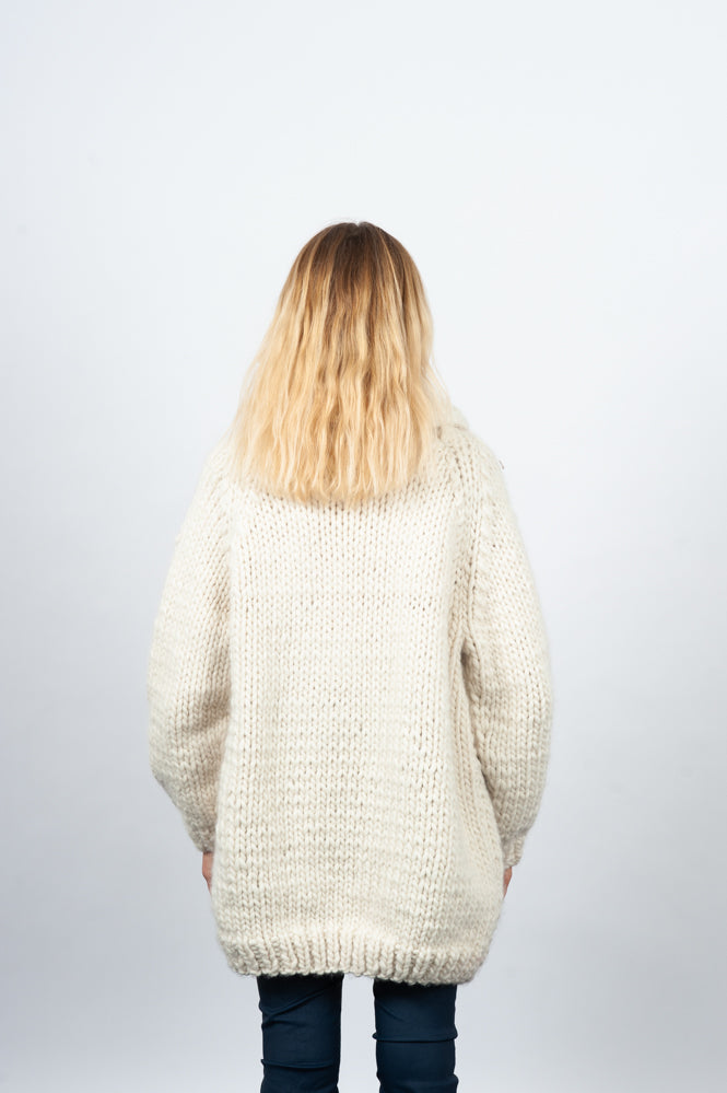 TURTLENECK SWEATER “HEARTBEAT”