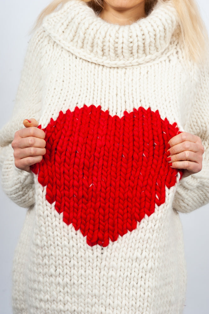 TURTLENECK SWEATER “HEARTBEAT”