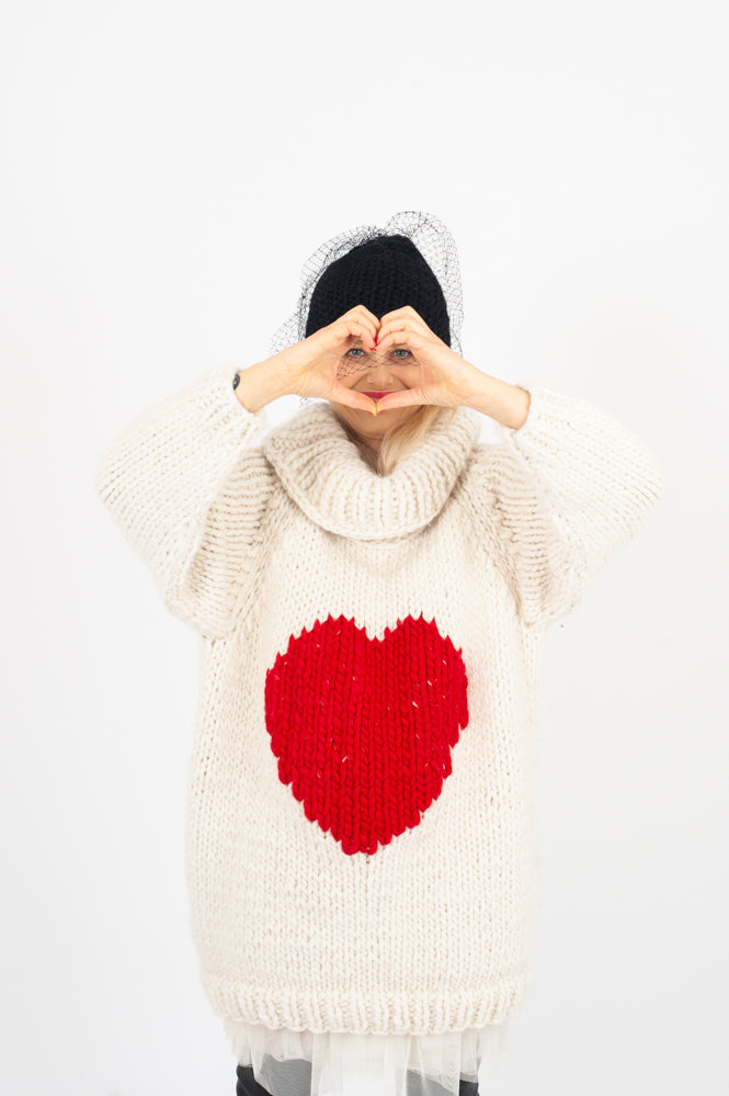 TURTLENECK SWEATER “HEARTBEAT”