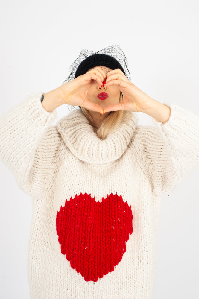 TURTLENECK SWEATER “HEARTBEAT”