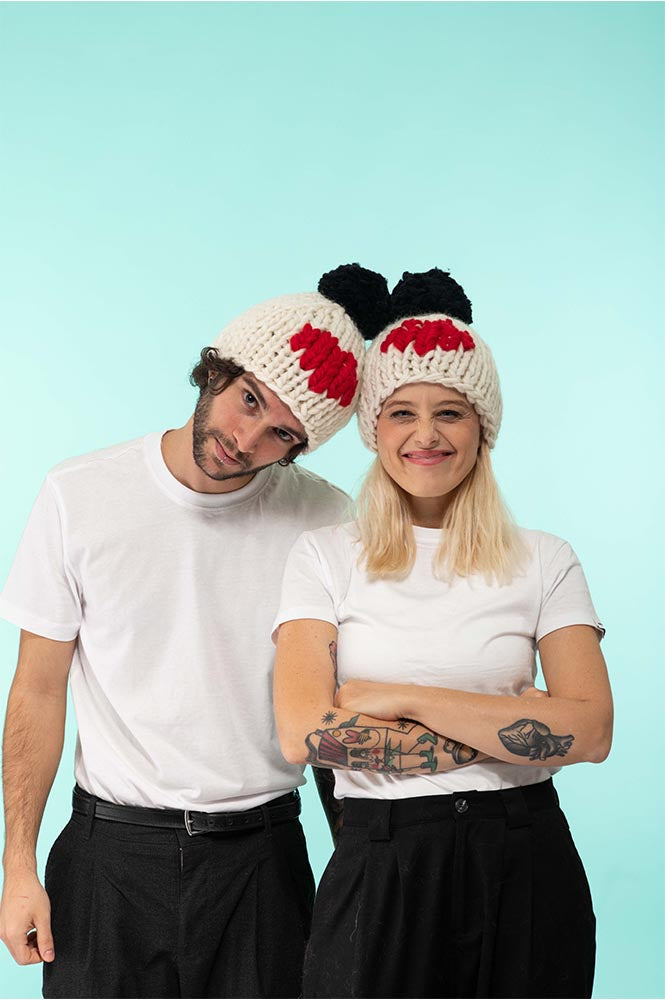 S.VALENTINE POM PON HAT