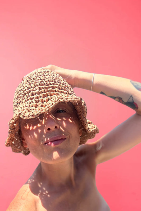 CAPPELLINO DI RAFFIA